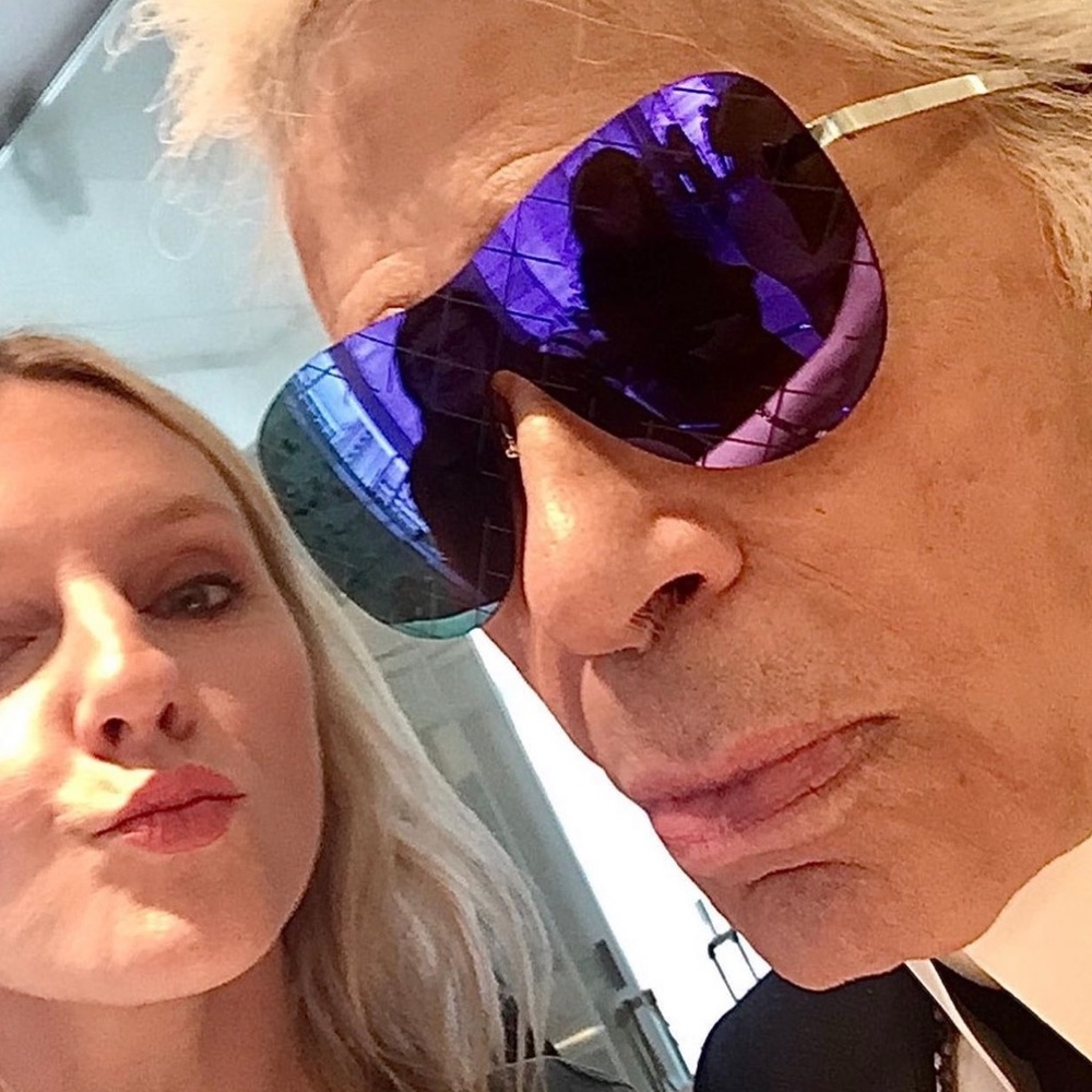 Authentic Chanel mirrored sunglasses perfect cond. w. case. As seen on Karl!